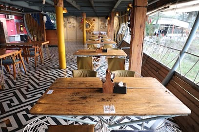 Sarovarr Multicuisine Restaurant Seafood speciality Family restaurant business photograph