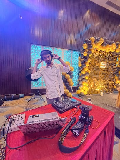 Dj OM STUDIO business photograph