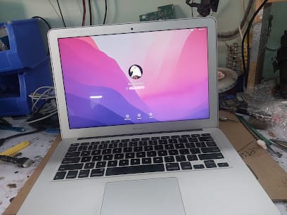 A quickfix laptop repairs and services business photograph