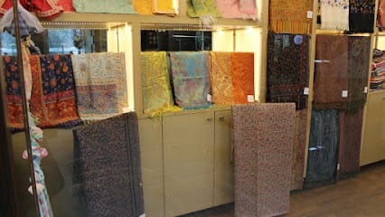 KCS Kashmir Shawl Emporium | Best place to buy Kashmiri Shawls business photograph