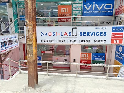 Mobi-lab service center business photograph