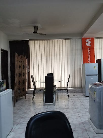 AURUM APPLIANCES White Westinghouse U.S.A. Dehumidifier, Wine Cooler, Wine Chiller, Fridge business photograph