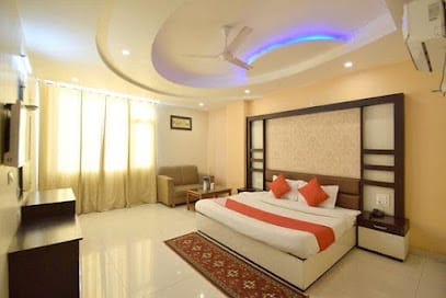 Earn My Travel Katra J&K India. business photograph