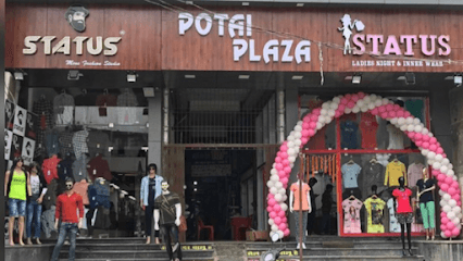 STATUS business photograph