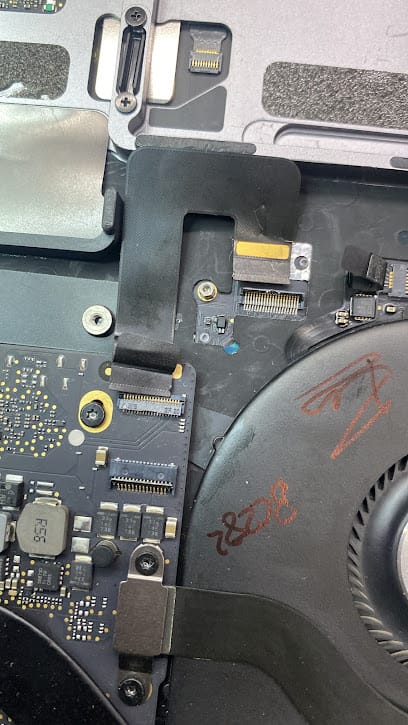 Laptop Expert Hub :- Laptop Repairing Service center bhopal (deal in all brand dell hp lenovo msi macbook apple acer) business photograph