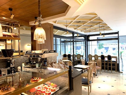 L'Opéra Defence Colony business photograph