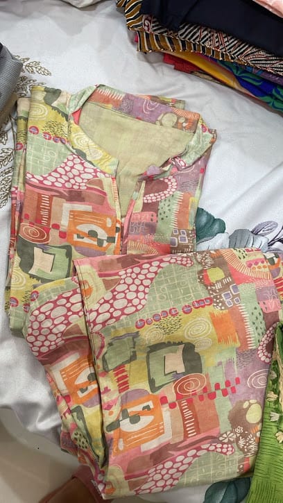 Sandeep Old Clothes buyer business photograph