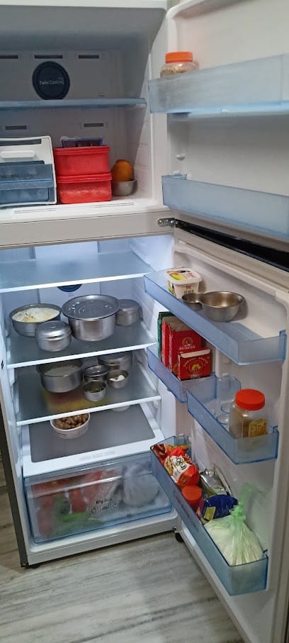 Guru Govind AC fitting and repairing workers & washing machine, fridge and microwave repairing business photograph