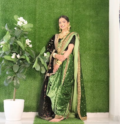 Devees Fashion Institute and Boutique business photograph