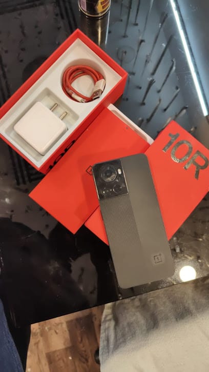 MOBILE WORLD HKGN REPAIRS & SECOND HAND MOBILES business photograph