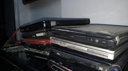 Digicom Computers - Laptop Repairs business photograph