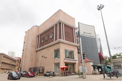 Samyakk business photograph