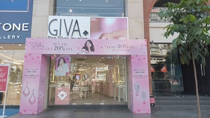 GIVA Silver & Gold Jewellery | Mercado CG Road - Ahmedabad | Lab Grown Diamonds business photograph