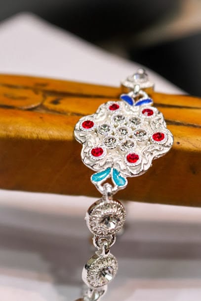 DINESH ABHUSAN BHANDAR business photograph