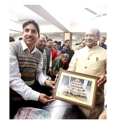 Mahendra Kasera-Science Model Maker business photograph