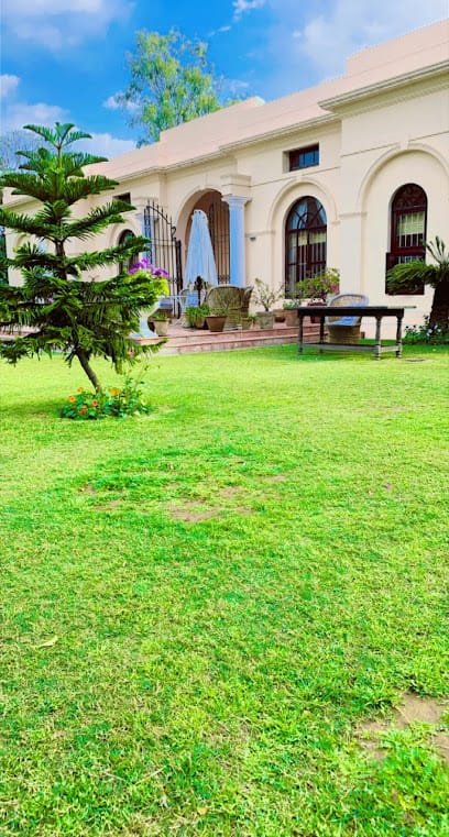 Tikli Bottom business photograph