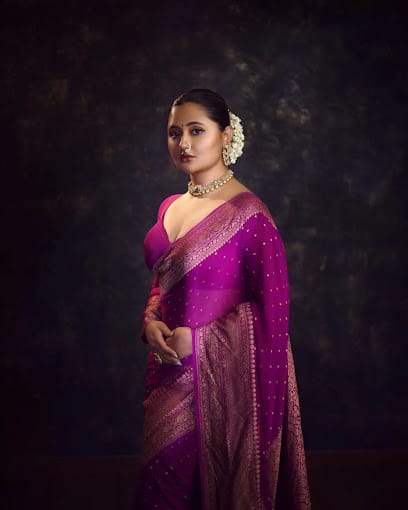 Aura Benaras business photograph