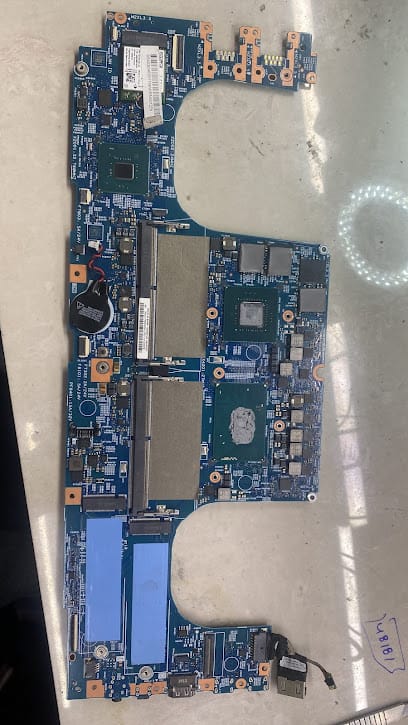 Laptop Expert Hub :- Laptop Repairing Service center bhopal (deal in all brand dell hp lenovo msi macbook apple acer) business photograph