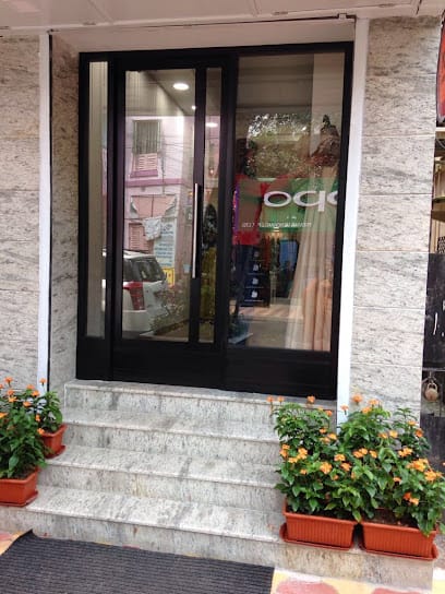 You Ensembles business photograph