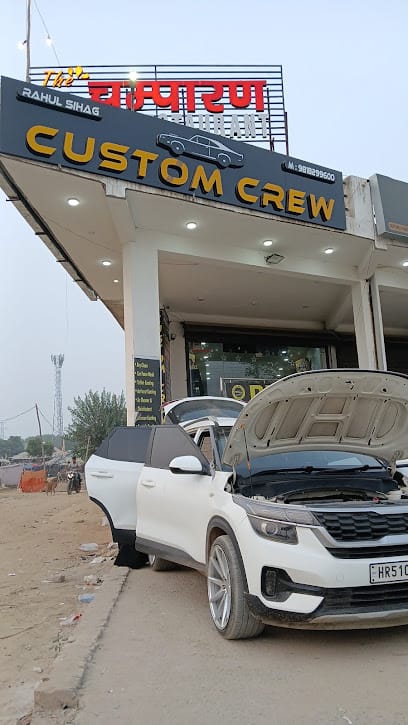 Custom Crew Car Accessories Shop business photograph