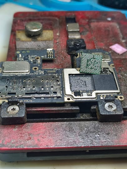 HBT MOBILE CARE Mobile repairing and training institute business photograph