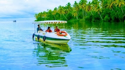 Poovar Boating With Poovar Boat Ride business photograph