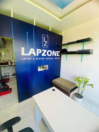 Laptop service center Laptop chip level service business photograph