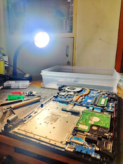 Honest InfoCom business photograph