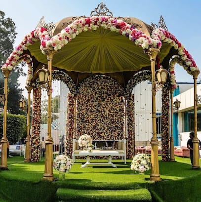 The Crooz Entertainment business photograph