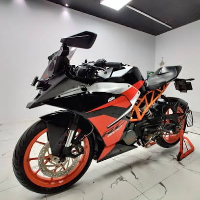 Octa 4 Car Detailing Studio Best Car PPF & Detailing Services in Hubli | Top Ceramic Coating | Graphene Coating business photograph