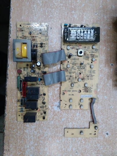 Plus Electronics business photograph