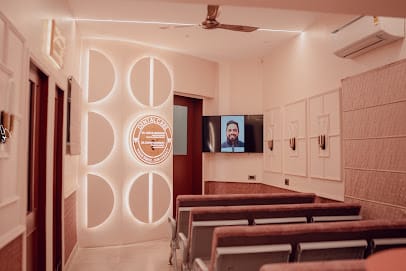 Dr. Mohindru’s Medical & Dental Care business photograph