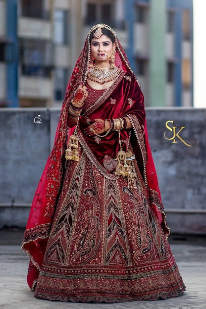 VANYA CREATION LEHENGA AND JEWELLERY WEDDING DRESS AVAILABLE FOR RENT ALSO GOWNS business photograph