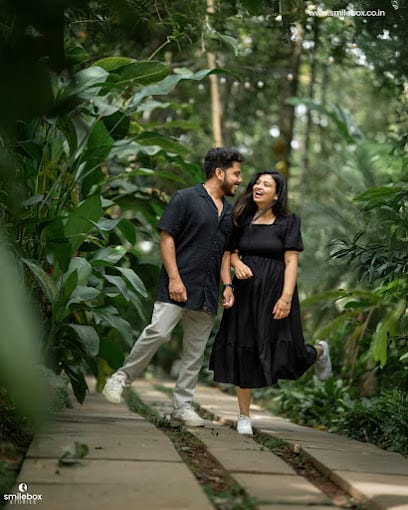 smilebox stories - Best Wedding Photographer in Kerala business photograph