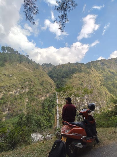 Dunagiri bike rental business photograph