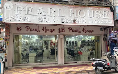 Pearl House: Wholesale and retail of PEARLS,PRECIOUSSTONES, SEMIPRECIOUSSTONES,GOLD,DIAMONDS business photograph