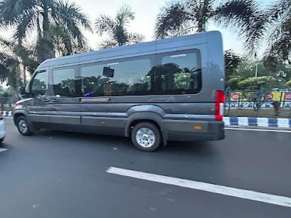 Tempo Traveller Kolkata business photograph