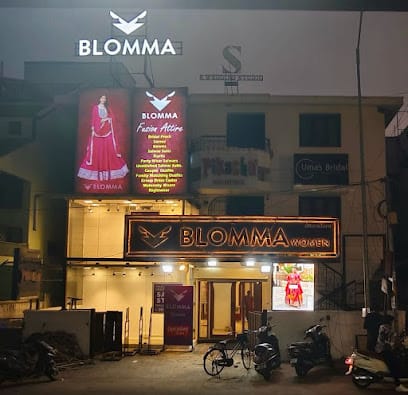 BLOMMA WOMEN FUSION ATTIRE business photograph