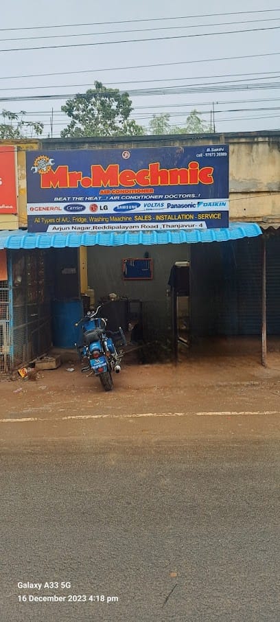 Mr.mechanic. Air conditioner business photograph