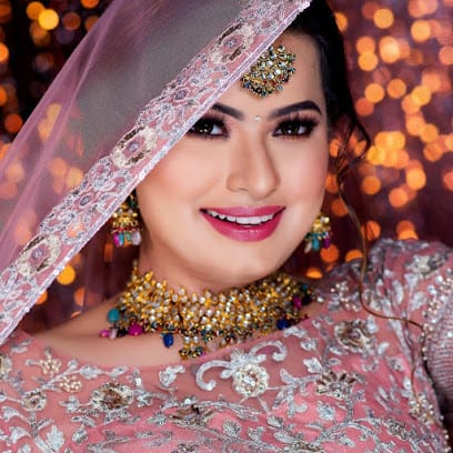 Cherry Peswani business photograph