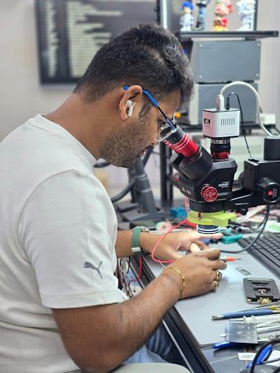 GADGET HUB business photograph