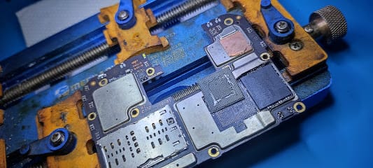 Shriya Mobile and laptop (chip level service) business photograph