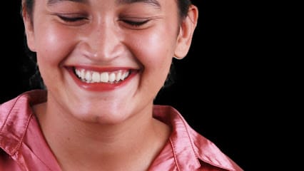 𝗗𝗿. 𝗠𝗶𝘁𝘁𝗼𝗼'𝘀 𝗙𝗮𝗺𝗶𝗹𝘆 𝗗𝗲𝗻𝘁𝗮𝗹 𝗖𝗮𝗿𝗲 business photograph