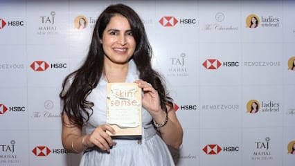 Isya Aesthetics business photograph