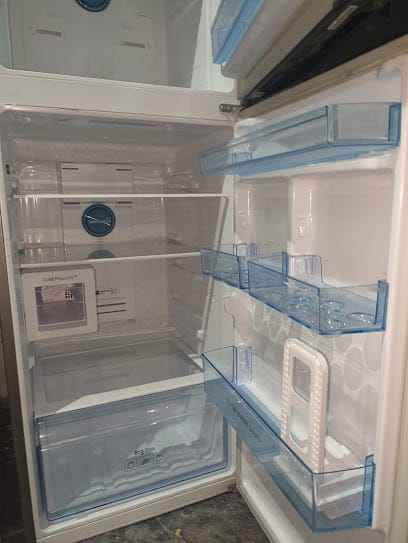 MT ac technician repair and service business photograph