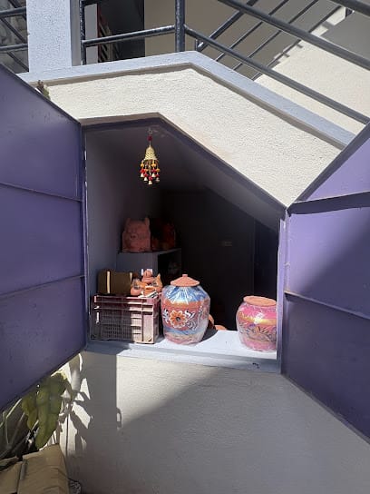 Organic & Natural pottery shop business photograph