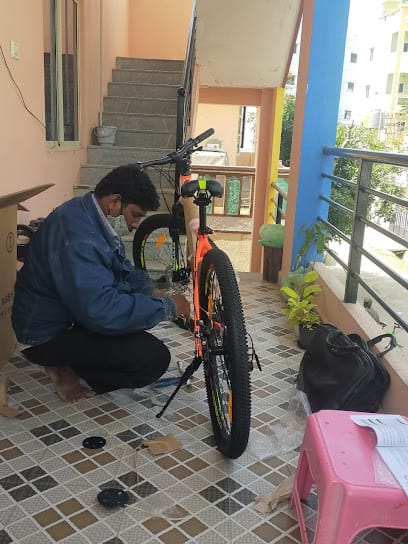 eCyclehub | Door step Cycle Service | Cycle Services at Home business photograph