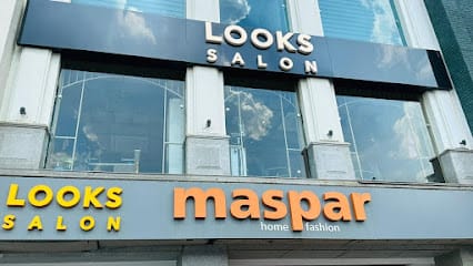 Looks Salon, South Ex 2 business photograph