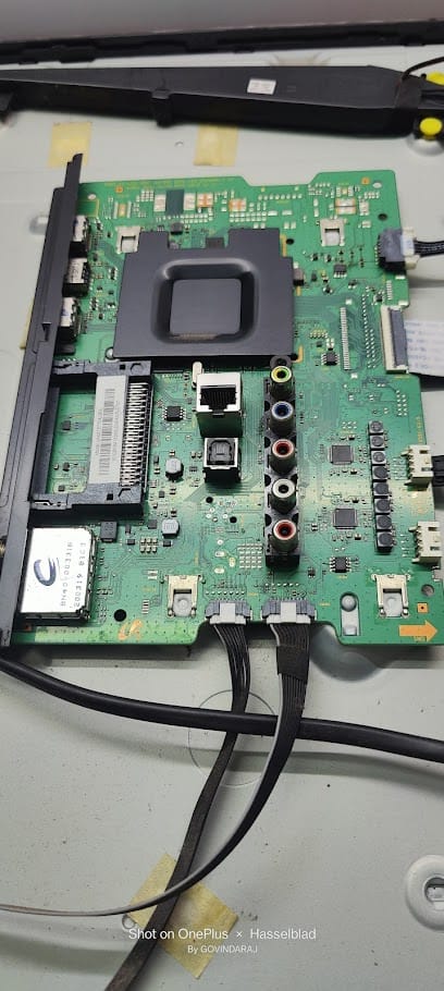 ESVEE ELECTRONICS business photograph