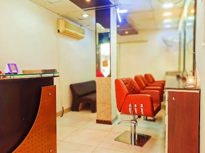 Silk Unisex Hair Salon Beauty & Makeup Studio South Extension Delhi business photograph